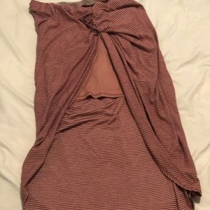 The pictures do not do this skirt justice